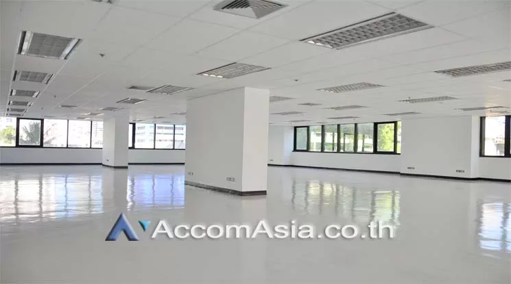unit Office space For Rent in Silom, Bangkok  near BTS Surasak (AA11757)